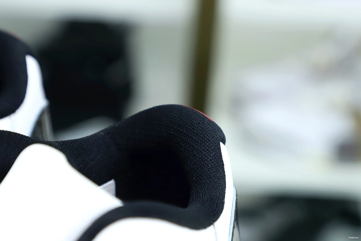 AIR WHITE 11 JORDAN BRED LOW 0716